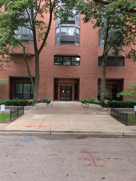 899 S Plymouth Ct #1703, Chicago, IL 60605