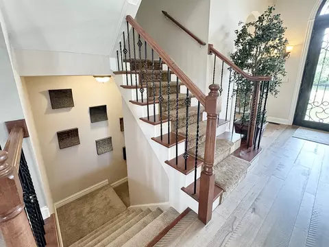Entry Way - 6 N707 Brookhaven Ln, Saint Charles, IL 60175 photo 14 of 14