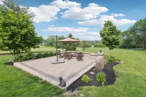 Exterior - 6 N707 Brookhaven Ln, Saint Charles, IL 60175 photo 12 of 15