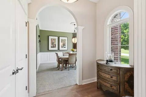 Entry Way - 6 N707 Brookhaven Ln, Saint Charles, IL 60175 photo 4 of 14
