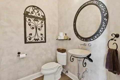 Bath - 6 N707 Brookhaven Ln, Saint Charles, IL 60175 photo 1 of 7