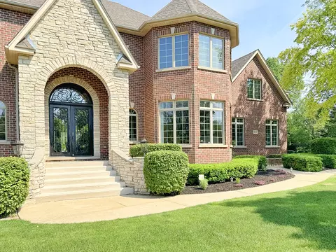 Exterior - 6 N707 Brookhaven Ln, Saint Charles, IL 60175 photo 2 of 15