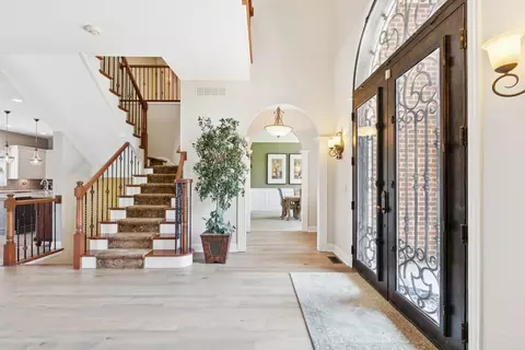 Entry Way - 6 N707 Brookhaven Ln, Saint Charles, IL 60175 photo 1 of 14