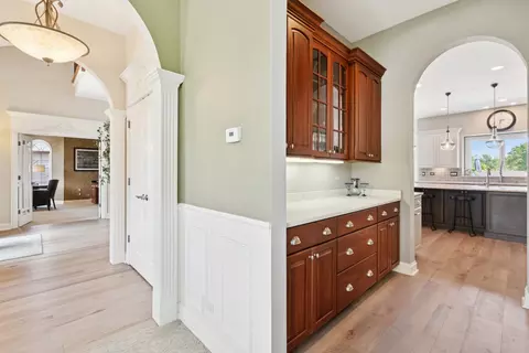 Entry Way - 6 N707 Brookhaven Ln, Saint Charles, IL 60175 photo 5 of 14