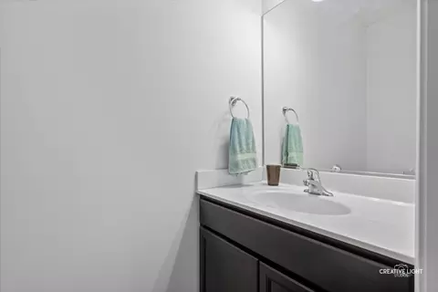 Bath - 433 Davis Dr, Sycamore, IL 60178 photo 1 of 4