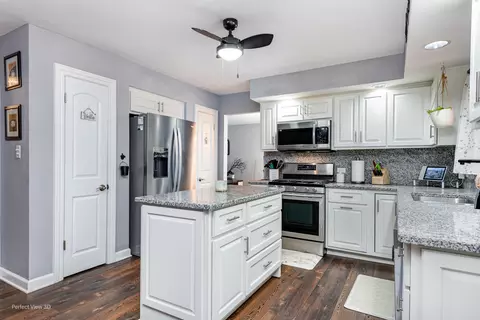 Kitchen - 20131 E Brightway Dr, Mokena, IL 60448 photo 3 of 3