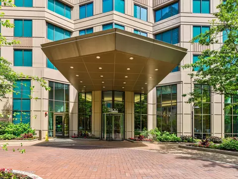 400 N Lasalle St #2705, Chicago, IL 60610