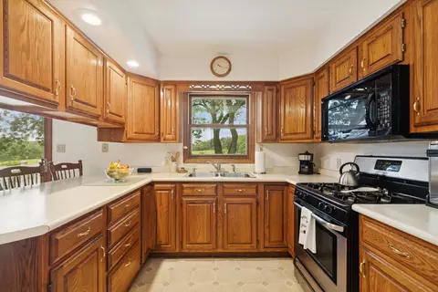 2619 Baldwin Rd, Mchenry, IL 60050 photo 9