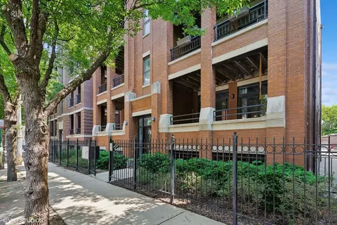 689 N Peoria St #3N, Chicago, IL 60642