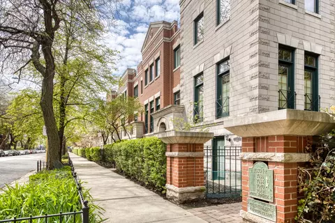 2042 N Sedgwick St #B, Chicago, IL 60614