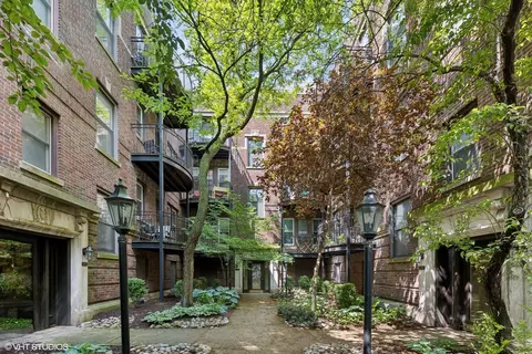 3644 N Pine Grove Ave #3, Chicago, IL 60613