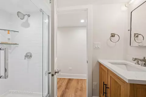 Bath - 720 Willow Rd, Winnetka, IL 60093 photo 5 of 5