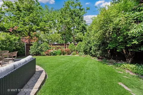 Exterior - 720 Willow Rd, Winnetka, IL 60093 photo 3 of 4