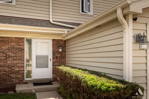 780 Buckingham Ct, Hoffman Estates, IL 60169 photo 3