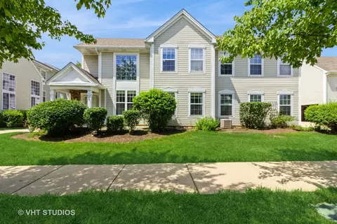 502 Hidden Creek Ln, North Aurora, IL 60542