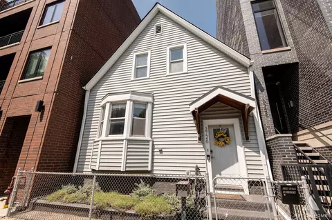 3726 N Ashland Ave, Chicago, IL 60613