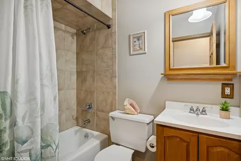 Bath - 1320 Hayden Dr, Johnsburg, IL 60051 photo 2 of 3