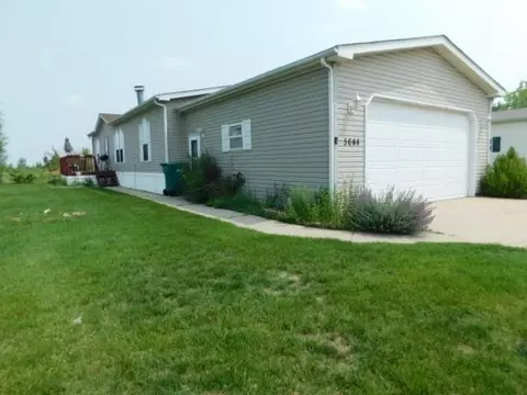 5644 Shale Dr, Loves Park, IL 61111