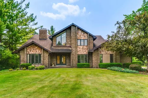16088 W Woodbine Cir, Vernon Hills, IL 60061