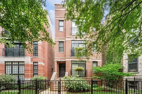 3238 N Kenmore Ave #3, Chicago, IL 60657