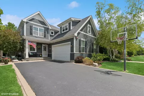 732 E Sunnyside Ave, Libertyville, IL 60048