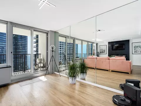 400 E Randolph St #3225, Chicago, IL 60601 photo 6