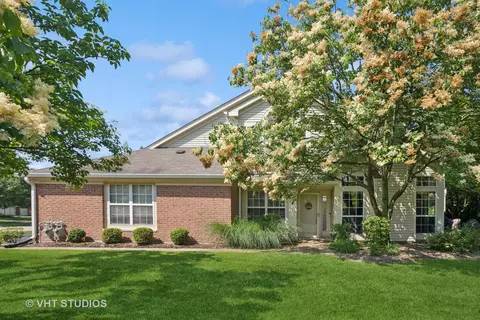 30 W020 Mayfair Ct #20, Warrenville, IL 60555