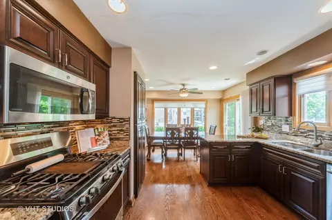 Kitchen - 1775 Lakeview Dr #D, Wheeling, IL 60090 photo 2 of 2