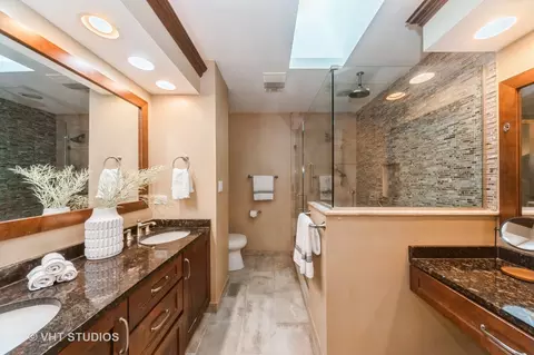 Bath - 1775 Lakeview Dr #D, Wheeling, IL 60090 photo 2 of 3