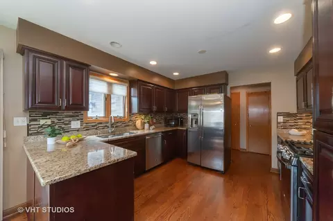 Kitchen - 1775 Lakeview Dr #D, Wheeling, IL 60090 photo 1 of 2