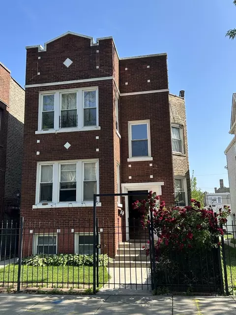 3247 W Berteau Ave, Chicago, IL 60618