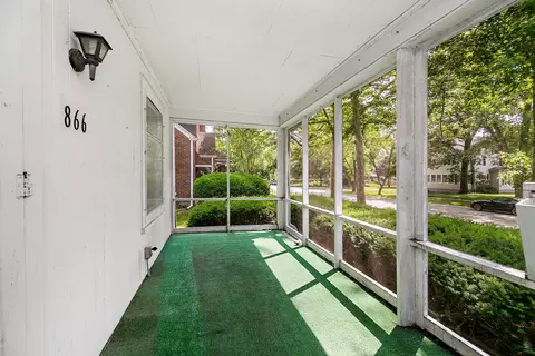 Exterior - 866 S Evergreen Ave, Kankakee, IL 60901 photo 4 of 6