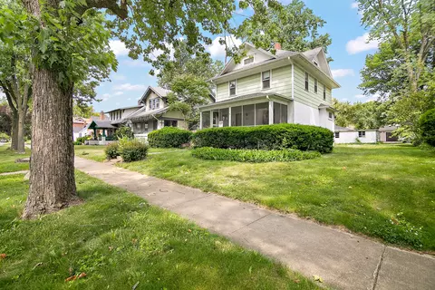 Exterior - 866 S Evergreen Ave, Kankakee, IL 60901 photo 3 of 6