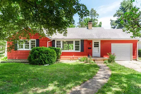 403 W 2nd St, Genoa, IL 60135