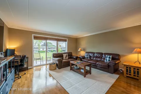 100 Deborah Ln #B23, Wheeling, IL 60090 photo 2