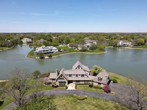 10 Shoreside Dr, South Barrington, IL 60010