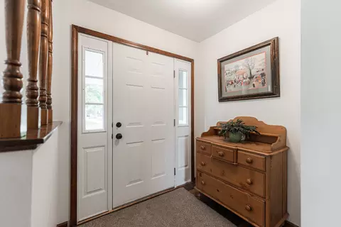 Entry Way - 17751 Scott Rd, Hinckley, IL 60520 photo 2 of 5