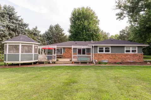 Exterior - 17751 Scott Rd, Hinckley, IL 60520 photo 7 of 17