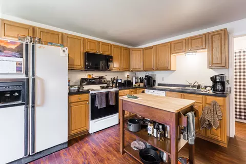 Kitchen - 17751 Scott Rd, Hinckley, IL 60520 photo 6 of 6