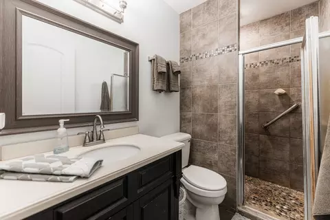 Bath - 17751 Scott Rd, Hinckley, IL 60520 photo 1 of 2