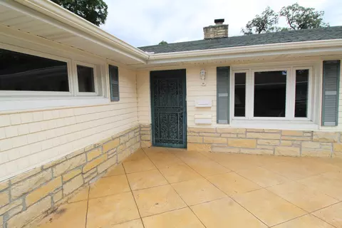 Exterior - 1225 Justine Dr, Kankakee, IL 60901 photo 3 of 7