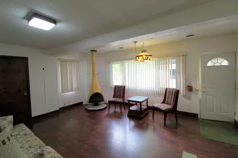 Living - 1225 Justine Dr, Kankakee, IL 60901 photo 4 of 5