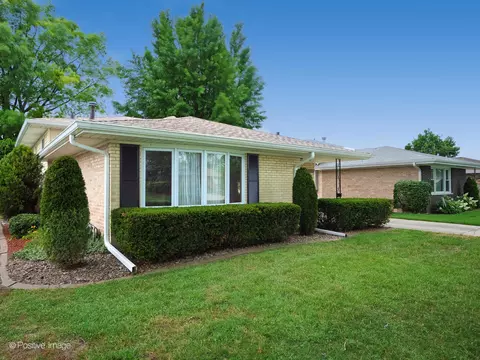 5245 137th Pl, Crestwood, IL 60418 photo 2