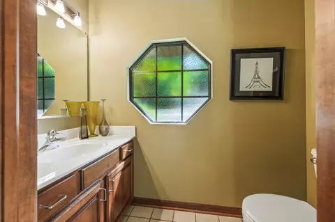 Bath - 613 White Oak Ln, Bartlett, IL 60103 photo 1 of 3