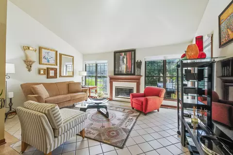 Living - 613 White Oak Ln, Bartlett, IL 60103 photo 1 of 3