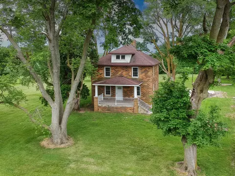 2792 N 1100 East Rd, Heyworth, IL 61745