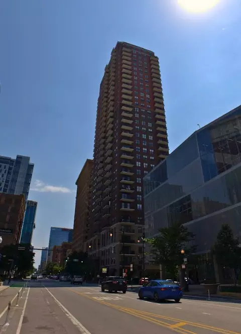 41 E 8th St #1702, Chicago, IL 60605