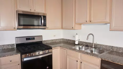 Kitchen - 41 E 8th St #1702, Chicago, IL 60605 photo 1 of 1