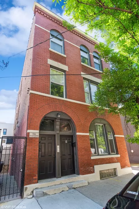 751 N Elizabeth St, Chicago, IL 60642