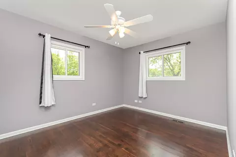 Bedroom - 1320 Jefferson Rd, Hoffman Estates, IL 60169 photo 2 of 3